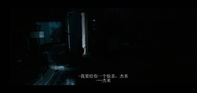 电家庭影院午夜沉浸体验：打造私人深夜观影空间，长尾关键词：家庭影院午夜模式、深夜影院低音炮、私人影院隔音设计