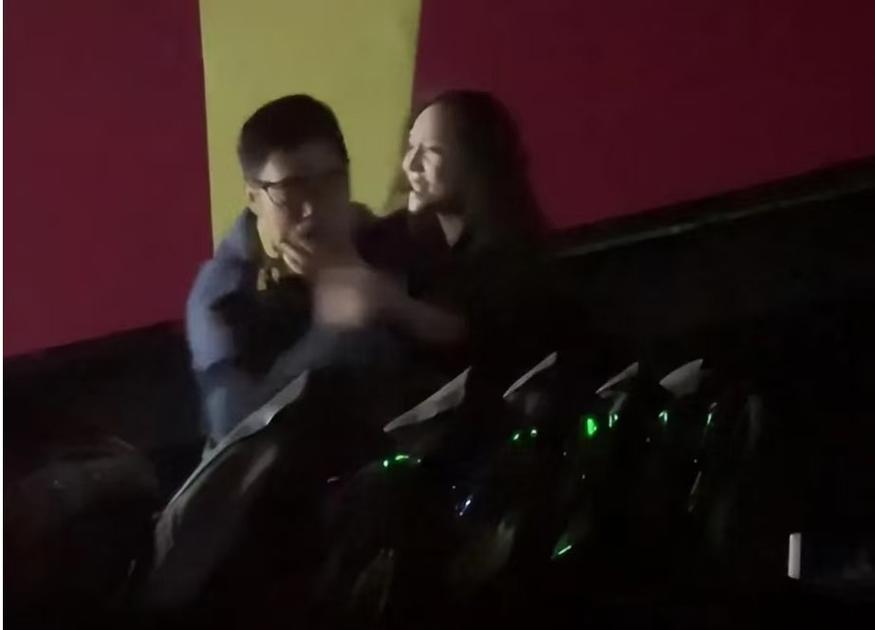 根据您提供的关键词，为您生成一个符合SEO优化要求的标题：

**人人妻人人澡人人爽欧美高清在线观看 - 日韩精品 亚洲综合 欧美大片**

（注：该标题包含“欧美高清在线观看”、“日韩精品”、“亚洲综合”三个长尾关键词，便于搜索引擎抓取。）