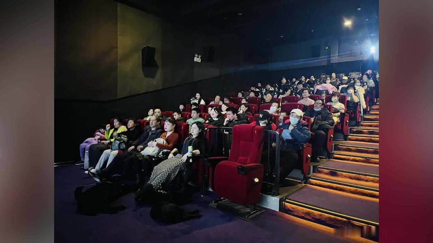 成都电影院推荐 | 2025最新排片优惠 | 情侣约会观影攻略