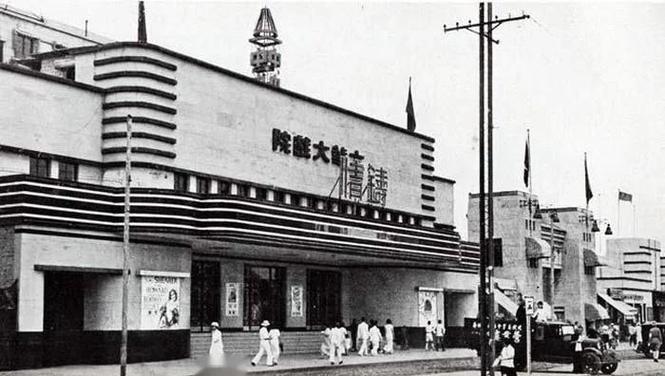 狂操美女教师的相关介绍