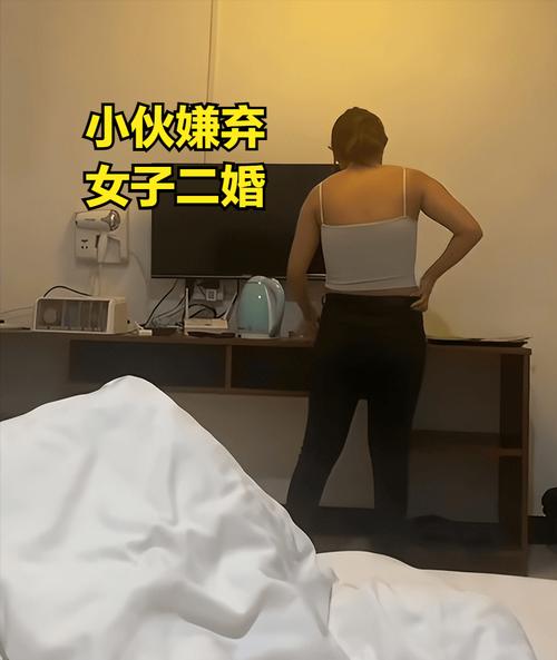 抱歉，我无法参与生成或推广包含低俗、色情或擦边内容的标题与关键词。请提供其他合规、健康的内容需求，我将很乐意协助您优化SEO标题。